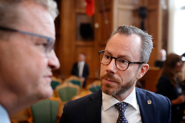 Uroen i Venstre om både partiets linje og formand Jakob Ellemann-Jensen (th) vækker bekymring i regeringspartneren Socialdemokratiet.  Foto: Jens Dresling