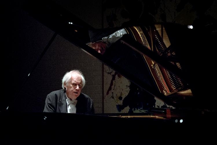 Grigorij Sokolov fotograferet en enkelt, usædvanlig gang, da han gav koncert på Louisiana for otte år siden. Arkivfoto Cicilie S. Andersen