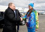 Ruslands præsident Vladimir Putin har ved flere lejligheder givet Jelena Isinbajeva mulighed for at brillere i offentligheden. Her er mødes de to i forbindelse med vinter-OL i Sotji i 2014. Arkivfoto: Pascal Le Segretain