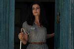 Aria Mia Loberti, der selv er blind, spiller den unge Marie-Laure i 'All the Light We Cannot See'.  Foto: Doane Gregory/Netflix