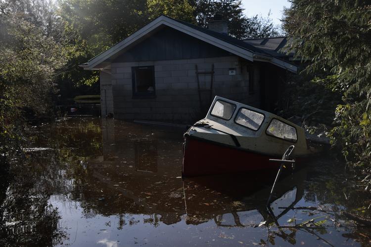 Flere steder blev ramt af voldsomme oversvømmelser i forbindelse med regnen i uge. Her er det Roneklint på sydsjælland, der blev ramt.  Foto: Mads Nissen