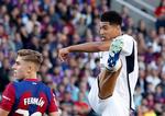 Jude Bellingham hamrede 1-1-udligningen ind med højrebenet midt i 2. halvleg og scorede endnu  ligamål i denne sæson, hvor han totalt har scoret 13 gange for Real Madrid.  Foto: Albert Gea/Ritzau Scanpix
