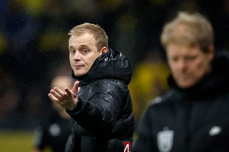 FC Nordsjællands cheftræner Johannes Hoff Thorup gav ikke hånd til Brøndby-træner Jesper Sørensen efter kampen.  Foto: Jens Dresling