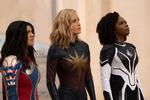 Brie Larson er tilbage som Captain Marvel. Her flankeret af Iman Vellani, der spiller Kamala Khan aka Ms Marvel (tv.), og Teyonah Parris, der spiller Captain Rambeau. Foto: Walt Disney Pictures