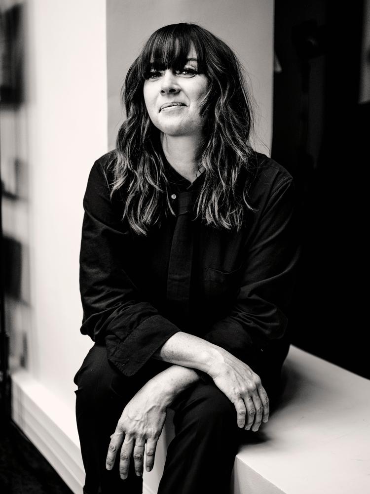 Cat Power har lyttet til Bob Dylan, siden hun var fem år gammel og har for længst i sit stille sind ophøjet ham til God Dylan. Foto: Julien Bourgeois