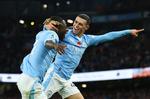 Belgiske Jeremy Doku var involveret i fem af Manchester Citys seks mål mod Bournemouth. Her jubler han sammen med Phil Foden. Foto: Molly Darlington/Ritzau Scanpix