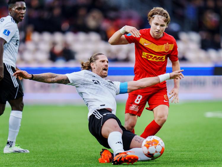 Den enlige målscorer Andreas Schjelderup viste i FC Nordsjællands 1-0-sejr over Vejle de kvaliteter, der for et års tid siden gjorde ham til en af de største stjerner i Superligaen: Målnæse, et godt blik for spillet, evnen til at navigere i små rum, snævre driblinger og et fint drev med bolden. Foto: Liselotte Sabroe/Ritzau Scanpix