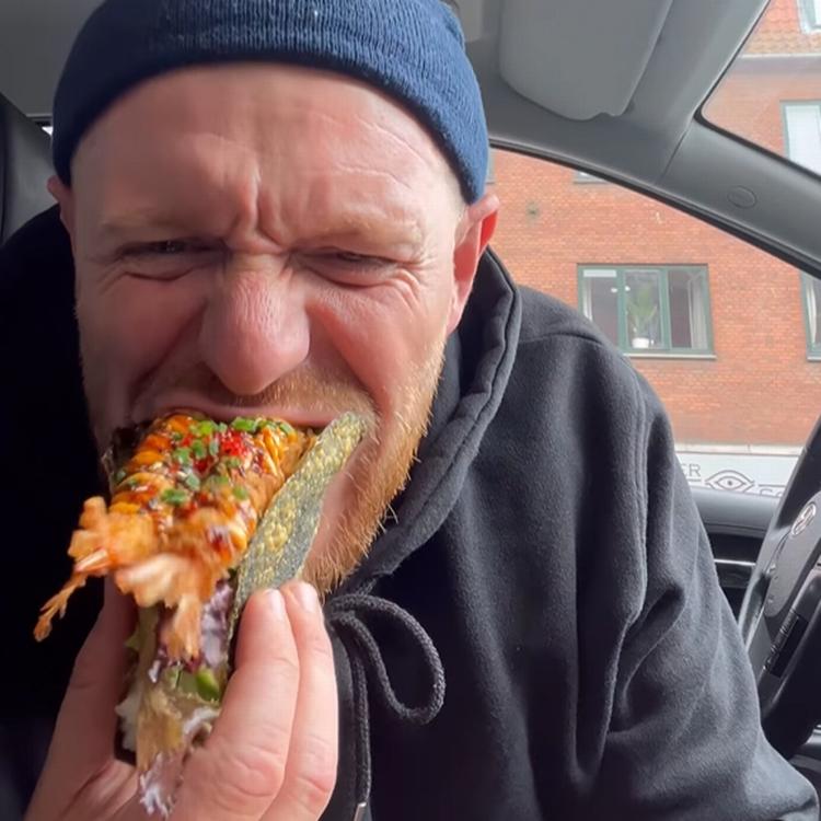 »Lad os se, hvad den kan!«. Casper 'Drømme', som man kan opleve ham på Instagram. Foto: @casperdroemme
