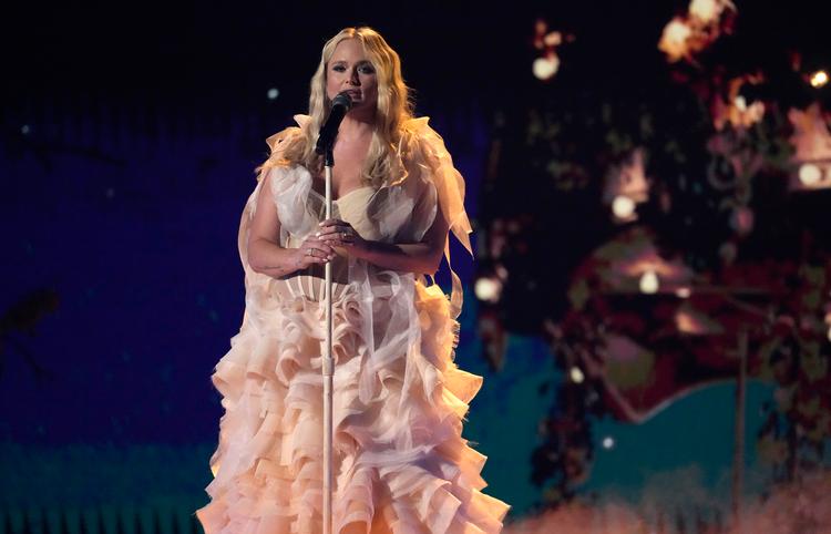 Tidligere i år vakte Miranda Lambert opsigt, da hun afbrød en koncert og skældte publikum ud for at tage selfies.  Foto: Chris Pizzello/Ritzau Scanpix