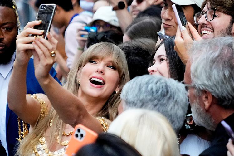 I Argentina er begejstrede fans af den amerikanske popsanger Taylor Swift, de såkaldte Swifties, ligesom deres idol begyndt at engagere sig politisk. Det kan blive en sten på vejen for ultraliberale præsidentkandidat, Javier Milei. Foto: Mark Blinch/Ritzau Scanpix