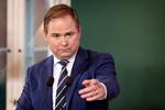 »Når det gælder seniorpension, må vi bare konstatere, at det har været med til at give meget usikkerhed hos mange mennesker«, siger finansminister Nicolai Wammen (S), der i går fremlagde regeringens 2030-plan. Foto: Jens Dresling