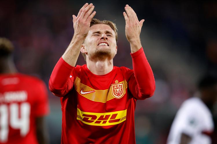 Martin Frese ærgrer sig under kampen. Til gengæld var han manden, som skaffede FC Nordsjælland det mål, som sikrede dem uafgjort.  Foto: Jens Dresling