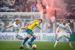 Daniel Wass var involveret  i flere farlige Brøndby-aktioner, men FCK gik hårdt efter midtbanespilleren, som der blev begået adskillige frispark mod.   Foto: Jens Dresling