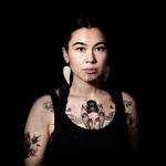 Sprogforsker Yair Sapir har udgivet sangen 'Oqaatsigut/The Language Song’, som er »en hyldest til det grønlandske sprog og til alle oprindelige sprog i verden«. Både den grønlandske og engelske version af sangen spilles af Sikki &amp; TNA, som har sangeren Sikkerninnguaq Møller Sørensen (foto) i front. Arkivfoto:  Martin Lehmann