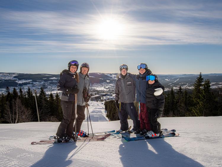 Hele familien Børve er samlet på de pister i Trysil, som de elsker så meget.  Foto: Ola Mattson