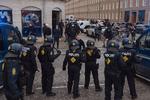 FCK-fans har klaget over politiets brug af knipler efter fodboldkampen i Parken sidste weekend.  Foto: Benjamin Krog
