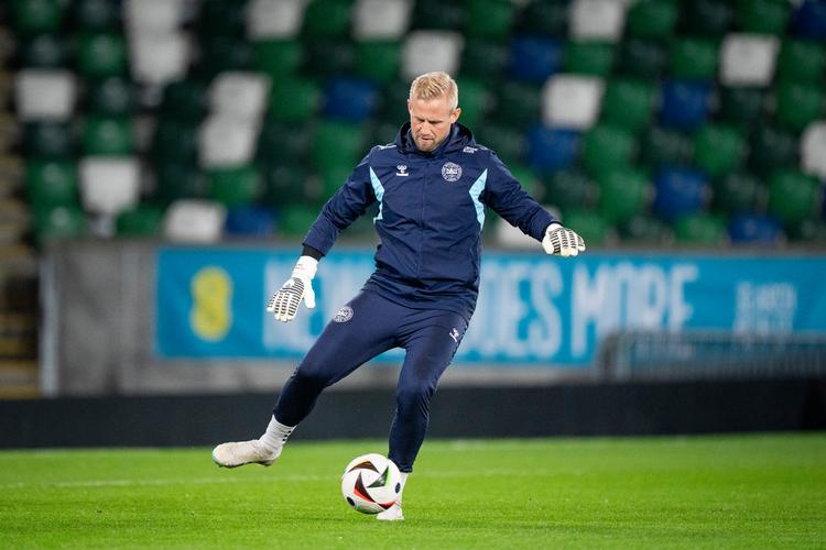 Kasper Schmeichel køber ingen snak om, at det er sværere at motivere sig til dagens landskamp mod Nordirland, hvor danskerne allerede er kvalificerede til EM og derfor ikke har andet end æren på spil.  Foto: Bo Amstrup/Ritzau Scanpix