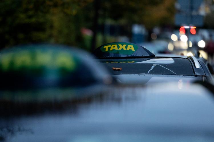 Kort efter taxaen er sat i gang, spørger han mig ud i bilen »føler du dig utryg lige nu«, skriver Freja Bøgh Lassen i denne klumme. 
 Arkivfoto. Foto: Thomas Borberg