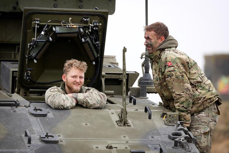 Soldaterne har ventet i årevis på udstyr til den danske brigade. Nu kommer det allermest nødvendige, så brigaden kan forsvare sig mod luftangreb. Arkivfoto:  Jens Dresling