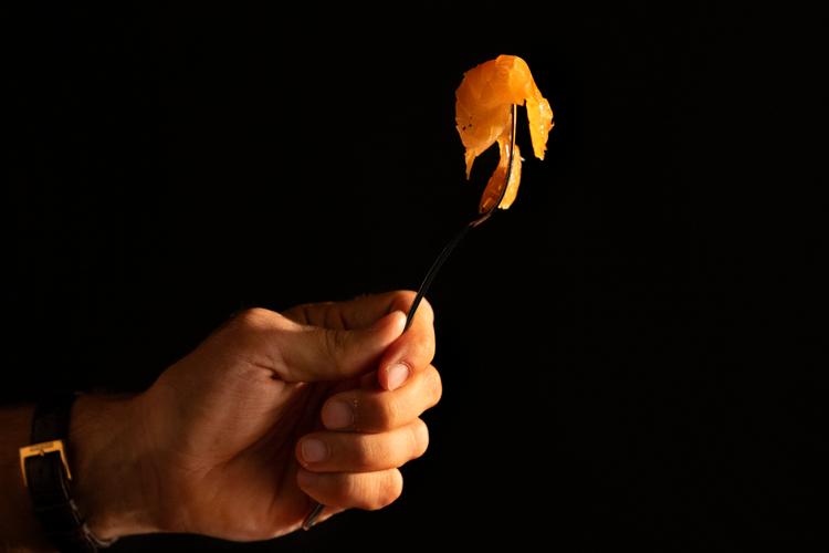 Den bedste røgede laks i testen kommer fra Fanø, men med en pris på 1.000 kroner kiloet er den også lidt af en udskrivning.    Foto: Finn Frandsen