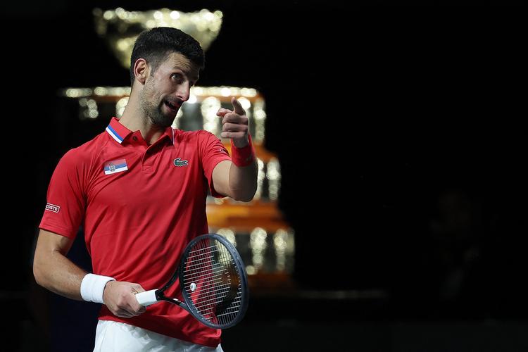 »De prøvede at irritere mig hele kampen, så ja, vi fik en lille snak til sidst«, sagde Novak Djokovic efter Serbiens kvartfinalesejr i Davis Cup.  Foto: Lluis Gene/Ritzau Scanpix
