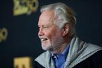I februar 2022 blev Jon Voight fotograferet på vej ind til en 50 års jubilæumsscreening af 'The Godfather' i Los Angeles.. REUTERS/Aude Guerrucci   Foto: Aude Guerrucci/Ritzau Scanpix