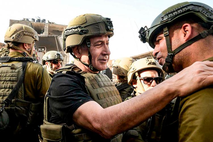 Israels premierminister, Benjamin Netanyahu, har søndag besøgt Gaza for første gang under udbruddet af krigen mellem Hamas og Israel. Foto: Handout/Ritzau Scanpix
