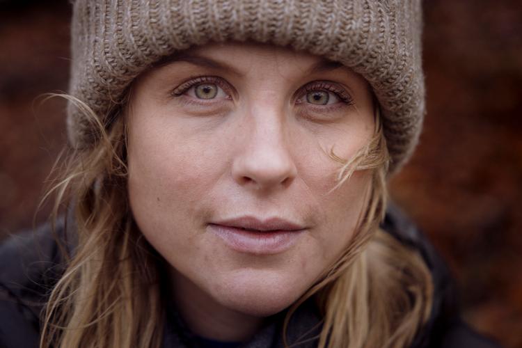 Julie Leth troede ikke, hun havde lyst til at kombinere rollen som mor og som professionel cykelrytter. Men til januar venter hun en dreng, og syv måneder senere er drømmen at stille til start i parløb under OL i Paris.   Foto: Emil Bay