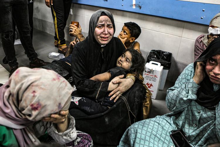 Spørgsmålet om, hvem der stod bag det fatale angreb på hospitalet al-Ahli Arab, er stadig ikke besvaret. Foto: Abed Khaled/Ritzau Scanpix