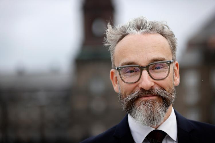 Liberal Alliances aftryk på finansloven er blot dråber i havet, erkender Ole Birk Olesen. Hvis han stadig var politisk journalist, var finansordføreren også gået kritisk til sit eget parti. Foto: Jens Dresling