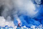 FCK's fans brugte Brøndbys besøg i Parken 12. november som anledning til at pynte lidt ekstra op på tribunerne. Det og en række andre forseelser er årsagen til, at både FCK og Brøndby nu skal betale 150.000 kr. i bøde. Foto: Jens Dresling