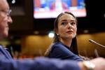 Oleksandra Matviichuk ser kun én udvej: at Vesten sender flere og bedre våben. I en fart. Der er ingen magisk stopknap, siger hun, kun militær magt.  Foto: Jean-francois Badias/Ritzau Scanpix