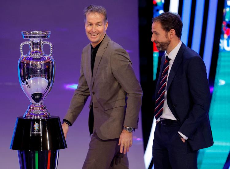 Kasper Hjulmand og den engelske landstræner Gareth Southgate kan se frem til at dyste næste sommer. Foto: Odd Andersen/Ritzau Scanpix