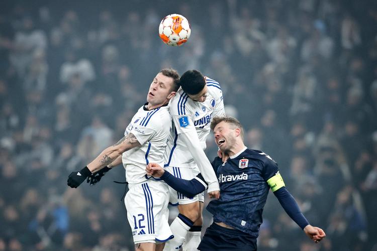 AGF udstillede, at FC København har haft det vanskeligere i Superligaen end i Champions League, da aarhusianerne søndag vandt 2-1 i Parken og bidrog til spænding i guldstriden. Foto: Jens Dresling