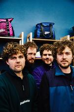 Clapper – der består af Jeppe Lavsen (guitar), Frederik Emil Bülow (trommer), Adrian Christensen (bas) og Malthe Jepsen (keyboards) – har opbygget et betydeligt følge med ekstraordinært velspillede koncerter. Nu debuterer kvartetten med indspillet musik. Foto: Pr-foto