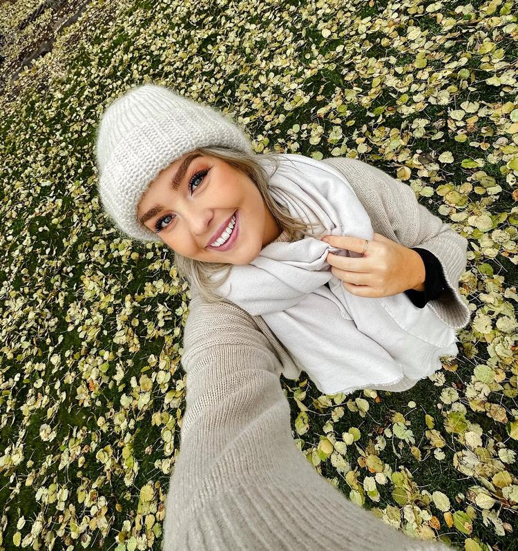  Nogle gange skal Julia Sofia Aastrup lige trække vejret to gange, før hun trykker ’post’. Men hun går gerne forrest med noget, der er sårbart. Foto: Julia Sofia Aastrup