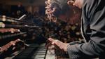 Jon Batiste ønsker at skabe den store, genrebrydende amerikanske symfoni, men kæmper en personlig kamp ved siden af kunsten i aktuel Netflix-dokumentar. Foto: Netflix