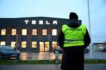 I Sverige har der siden slutningen af oktober været strejke mod Tesla. Det skyldes, at bilproducenten nægter at indgå overenskomst for sine ansatte i Sverige Foto: Tt News Agency/Ritzau Scanpix