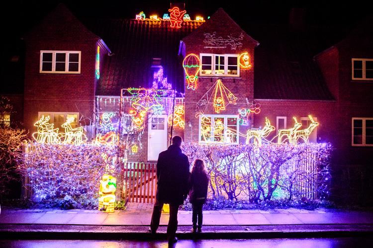 Hvidt bliver det efter alt at dømme ikke - men så findes der heldigvis andre måder at skabe julestemning på. Foto: Janus Engel