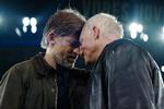 Hos Bornedal skal det dramatiske højdepunkt foregå i Parken efter en middag på trestjernede Geranium. Ville det have været bedre at placere Nikolaj Coster-Waldau
og Kim Bodnia i en bistro og på Brøndby Stadion? Så ville det være realisme og rod, og det er ikke sådan Bornedal tænker film. Han vil have klare linjer i fuld scope og bred underholdning. Her fungerer det bare ikke.  Foto: Christian Geisnæs/Nordisk Film 