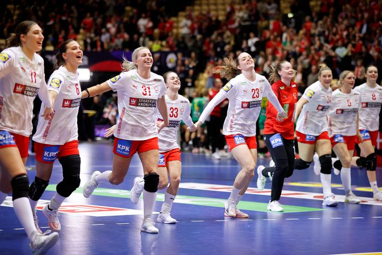 Danmark er nu klar til VM-semifinalen fredag.  Foto: Jens Dresling