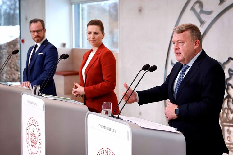 Torsdag kunne regeringen præsentere en ny skattereform, der på mange punkter følger den plan, som den nye SVM-regerings tre partiledere redegjorde for på et pressemøde på Marienborg for præcis et år siden.  Arkivfoto Jens Dresling