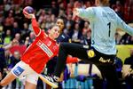 36 hæsblæsende timer endte med landsholdsdebut og VM-bronze for Team Esbjerg-spilleren Kaja Kamp. Hun scorede 2 mål mod Sverige.  Foto: Jens Dresling