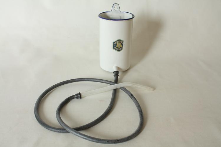 Udskylningsapparatet blev brugt som prævention op gennem 1900-tallet, hvor man efter sex gik ud og skyllede sæden ud af underlivet med vand. PR-foto.  