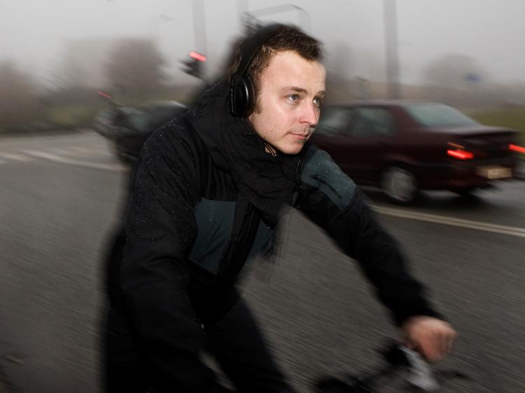 Flertallet er o.k. med at betale for en god app, men vi går ikke lige så meget op i om dem, der laver det, vi lytter til, får en fair betaling. Foto: Uffe Frandsen (arkivfoto)/Ritzau Scanpix