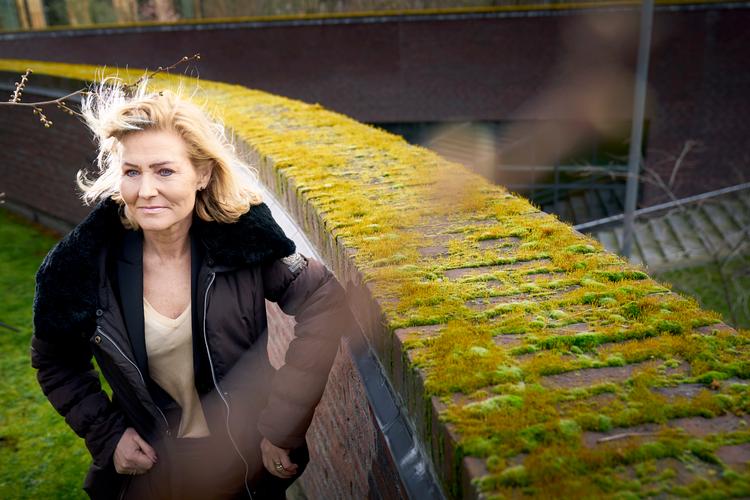   Venstres Søren Pind og Dansk Folkepartis Pia Kjærsgaard rasede i medierne. Pia Kjærsgaard erklærede, at Marlene Wind var »fuldstændig færdig« som neutral ekspert. Professoren ordinerede – sammen med universitetet – sig selv en mediepause. Foto: Niels Ahlmann Olesen/Ritzau Scanpix