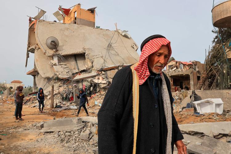 Mens forhandlingerne om en våbenhvile i Gaza trækker ud, stiger de lidelser, den civile befolkning udsættes for. Foto: Said Khatib/Ritzau Scanpix