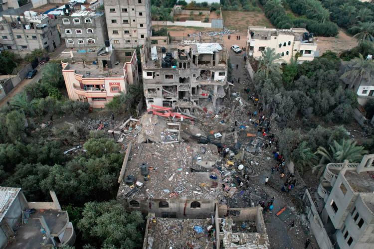 Luftfoto viser ødelæggelserne efter det luftangreb, som de Hamas-styrede sundhedsmyndigheder i Gaza beskylder Israel for at have foretaget på flygtningelejren Magazhi i det centrale Gaza. Foto: Mahmud Hams/Ritzau Scanpix