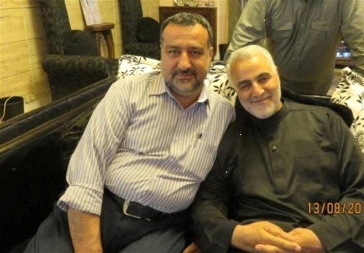 Sayyed Razi Mousavi (tv.) var ifølge flere kilder en nøgleperson i Irans og Syriens militære samarbejde. Han var også nært forbundet med generalmajor Qassem Soleimani (th.), der som leder af Revolutionsgardens elitekorps i Iran blev dræbt i en amerikansk bombeaktion i 2020. Foto: Wana News Agency/Ritzau Scanpix