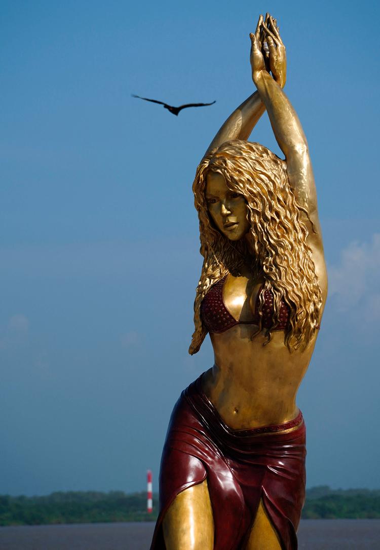 Bronzestatuen er 6,5 meter høj og lavet af skulptøren Yino Márquez. Foto: Str/Ritzau Scanpix